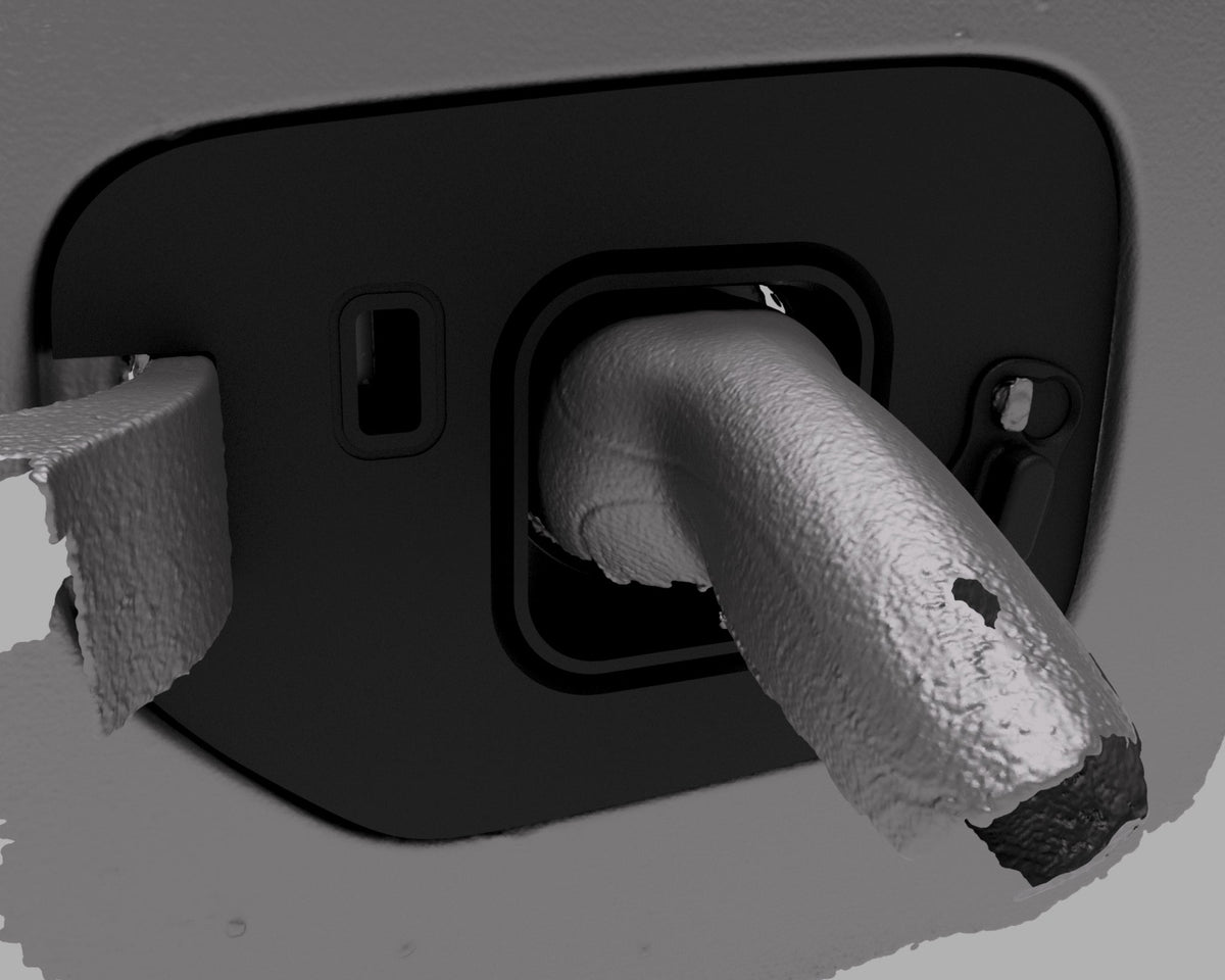 BMW 330e Hybrid - Weather and Snow Cover for Charging Port