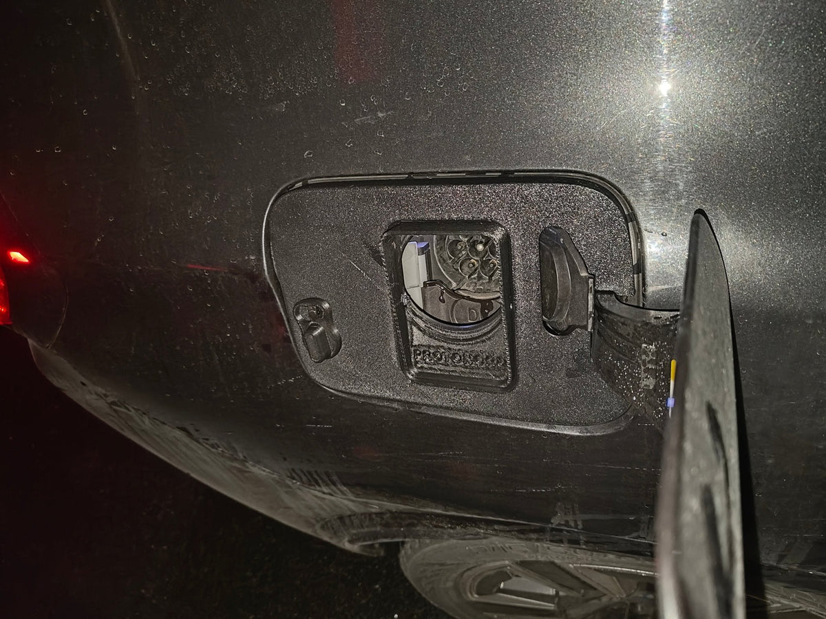 BMW iX3 (G08) 2020+ - Weather and Snow Cover for Charging Port - photo 3