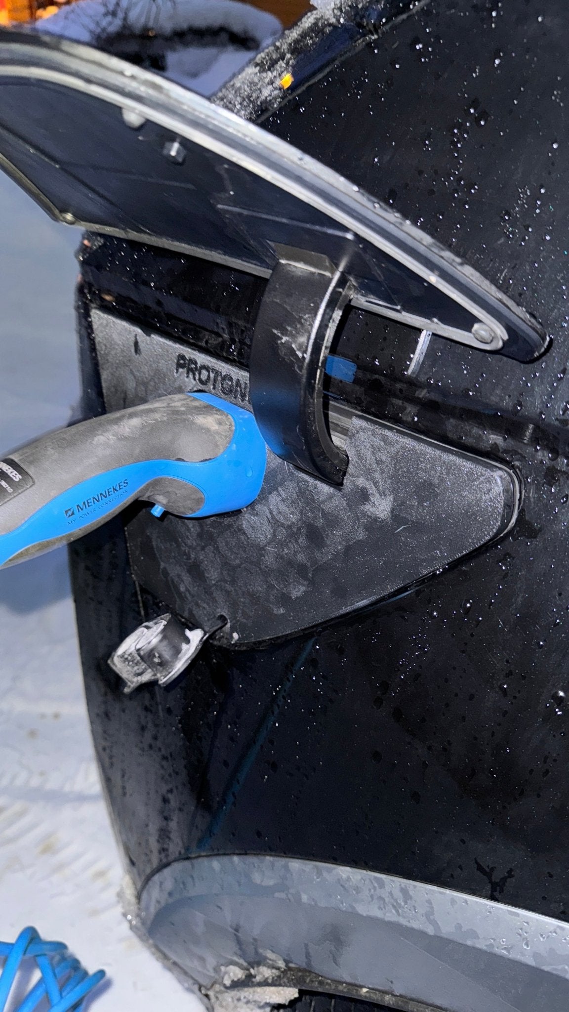 Hyundai IONIQ5 2021-2024 - Weather and Snow Cover for Charging Port