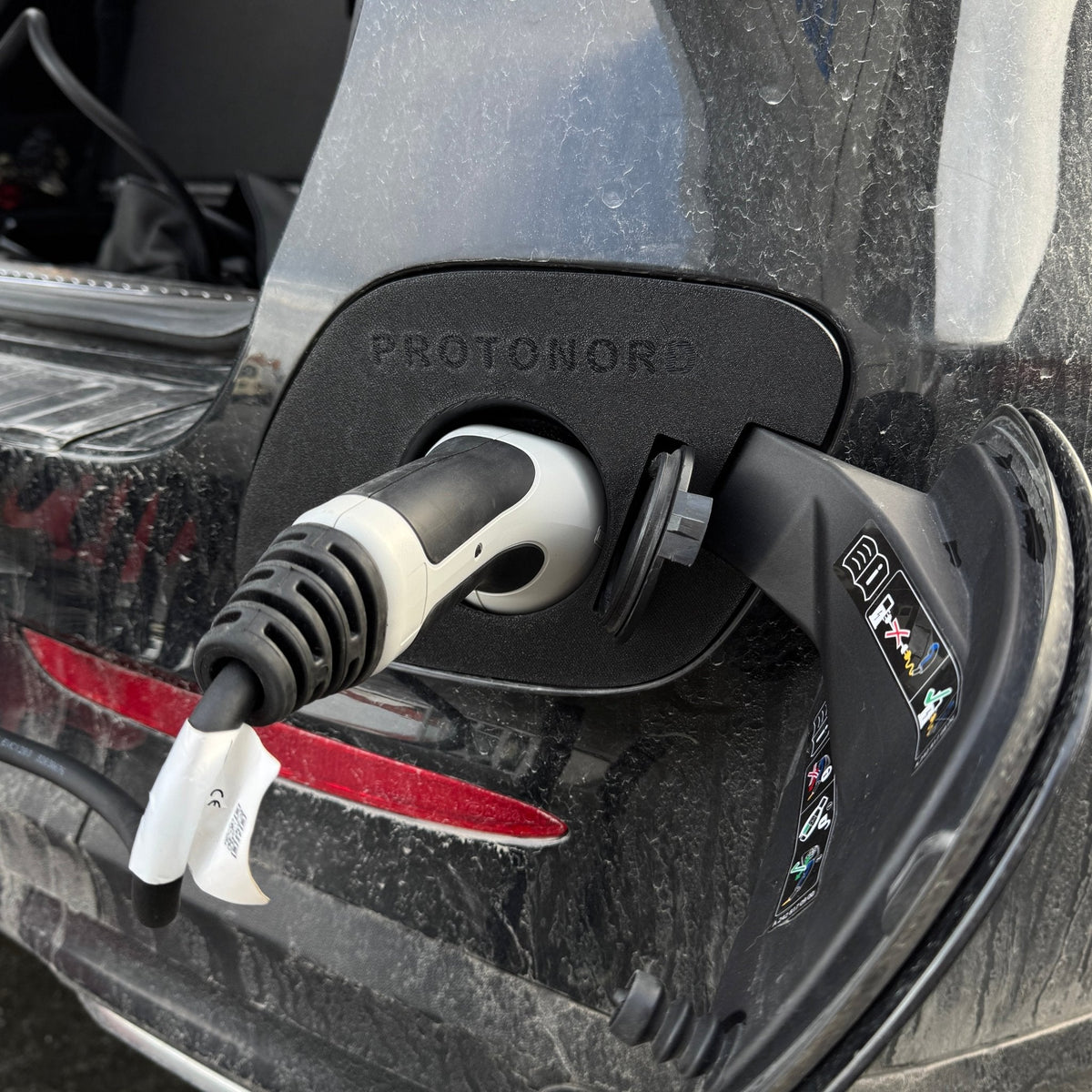 Mercedes GLC x253 Plug-in Hybrid - Weather and Snow Cover for Charging Port