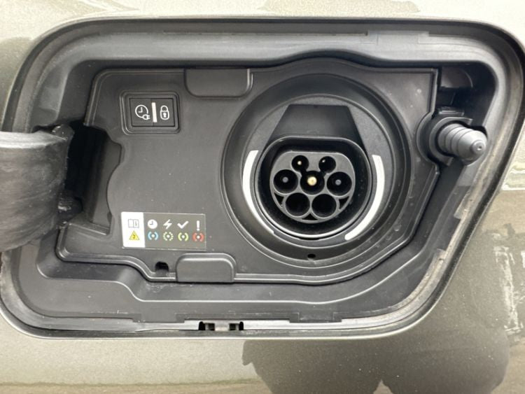Peugeot E-3008 Hybrid - Weather and Snow Cover for Charging Port - photo 2