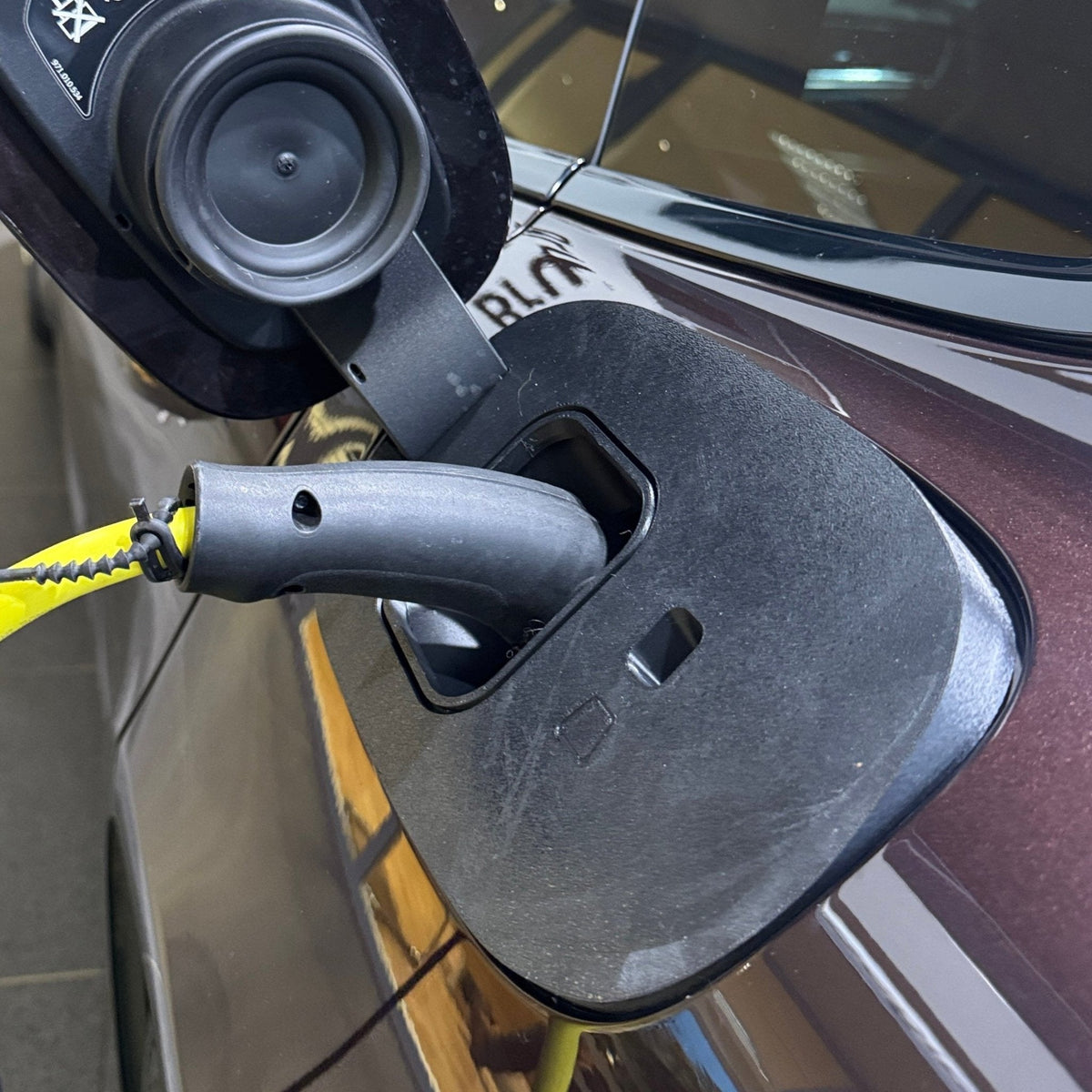 Porsche Panamera 4 E-Hybrid (2019-) - Weather and Snow Cover for Charging Port