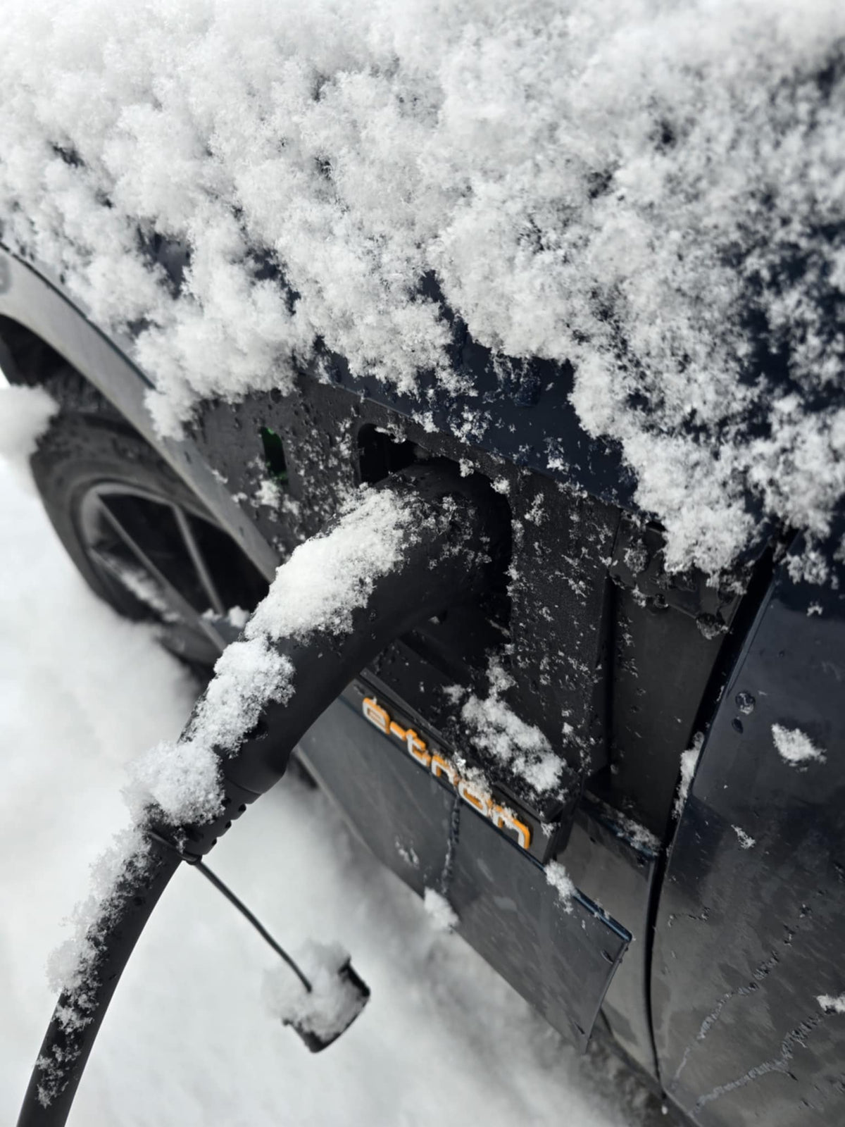 Audi E-tron 50/55 - Q8 - Weather and Snow Cover for Charging Port - photo 4