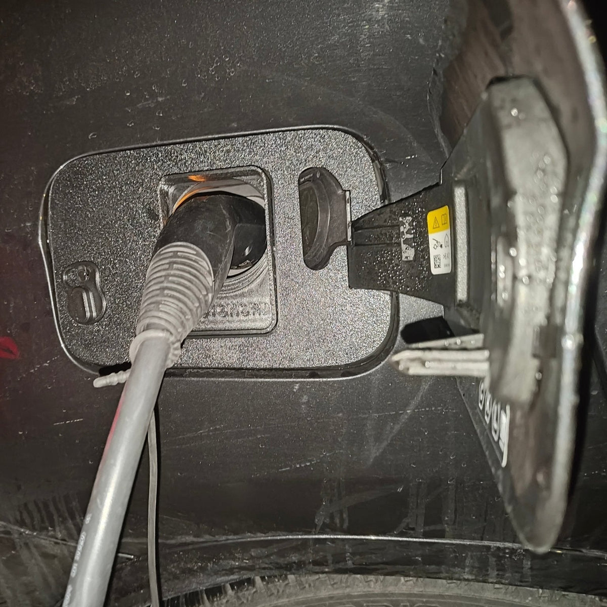 BMW iX3 (G08) 2020+ - Weather and Snow Cover for Charging Port