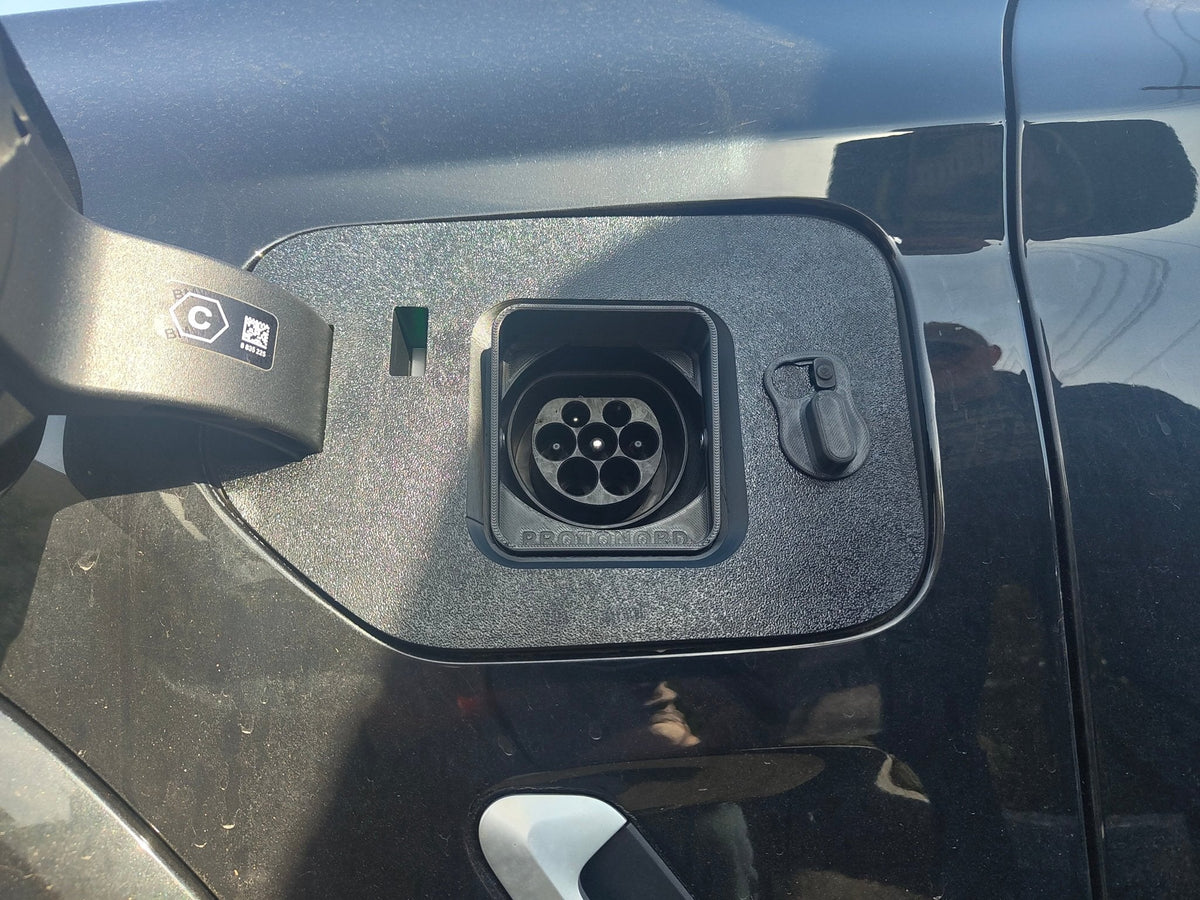 BMW X3 (G01) Plug-in Hybrid - Weather and Snow Cover for Charging Port - photo 2