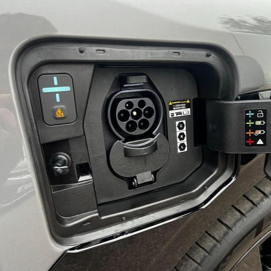 KIA EV3 - Weather and Snow Cover for Charging Port - photo 2