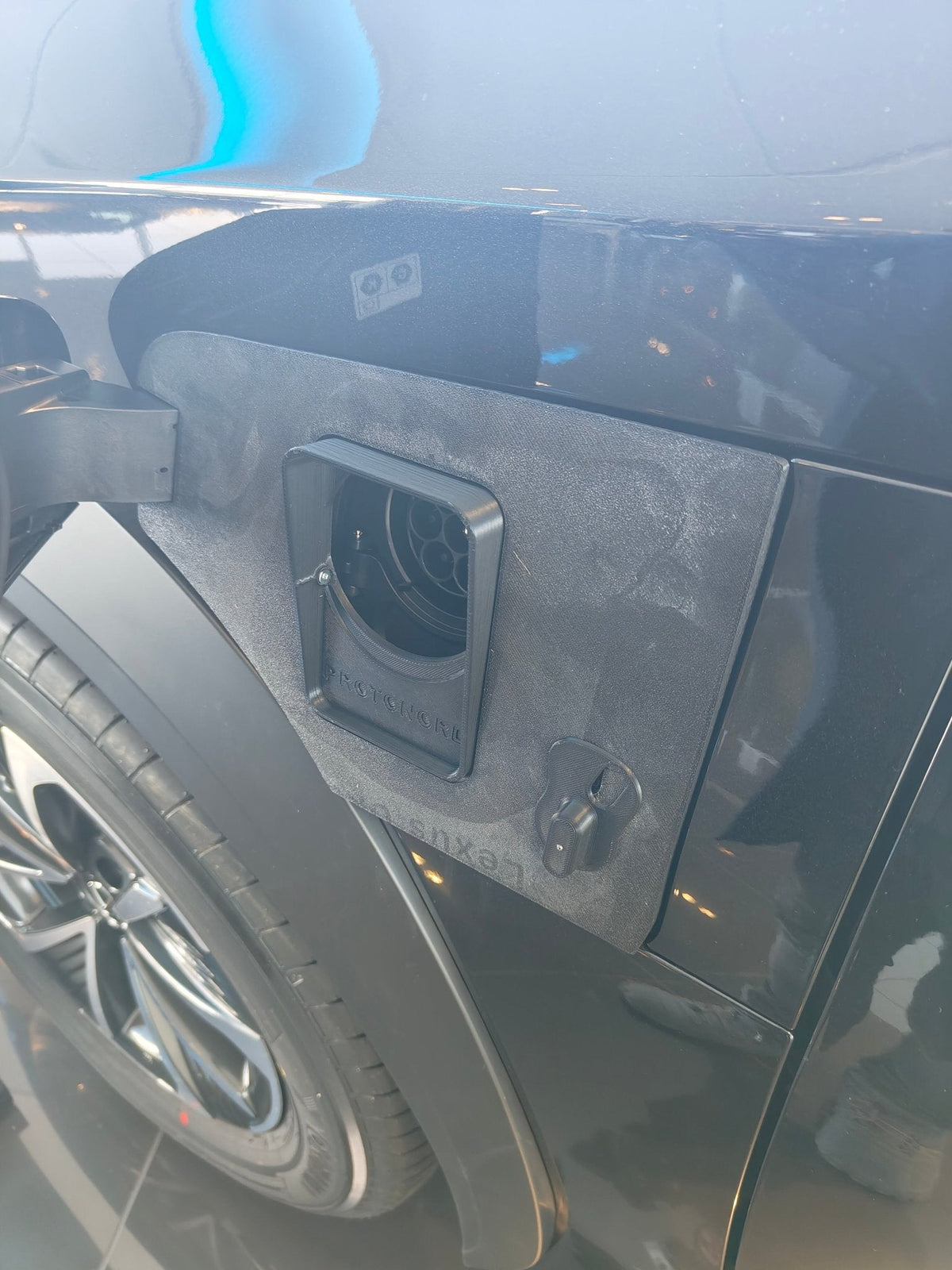 Lexus RZ - Weather and Snow Cover for Charging Port - photo 2