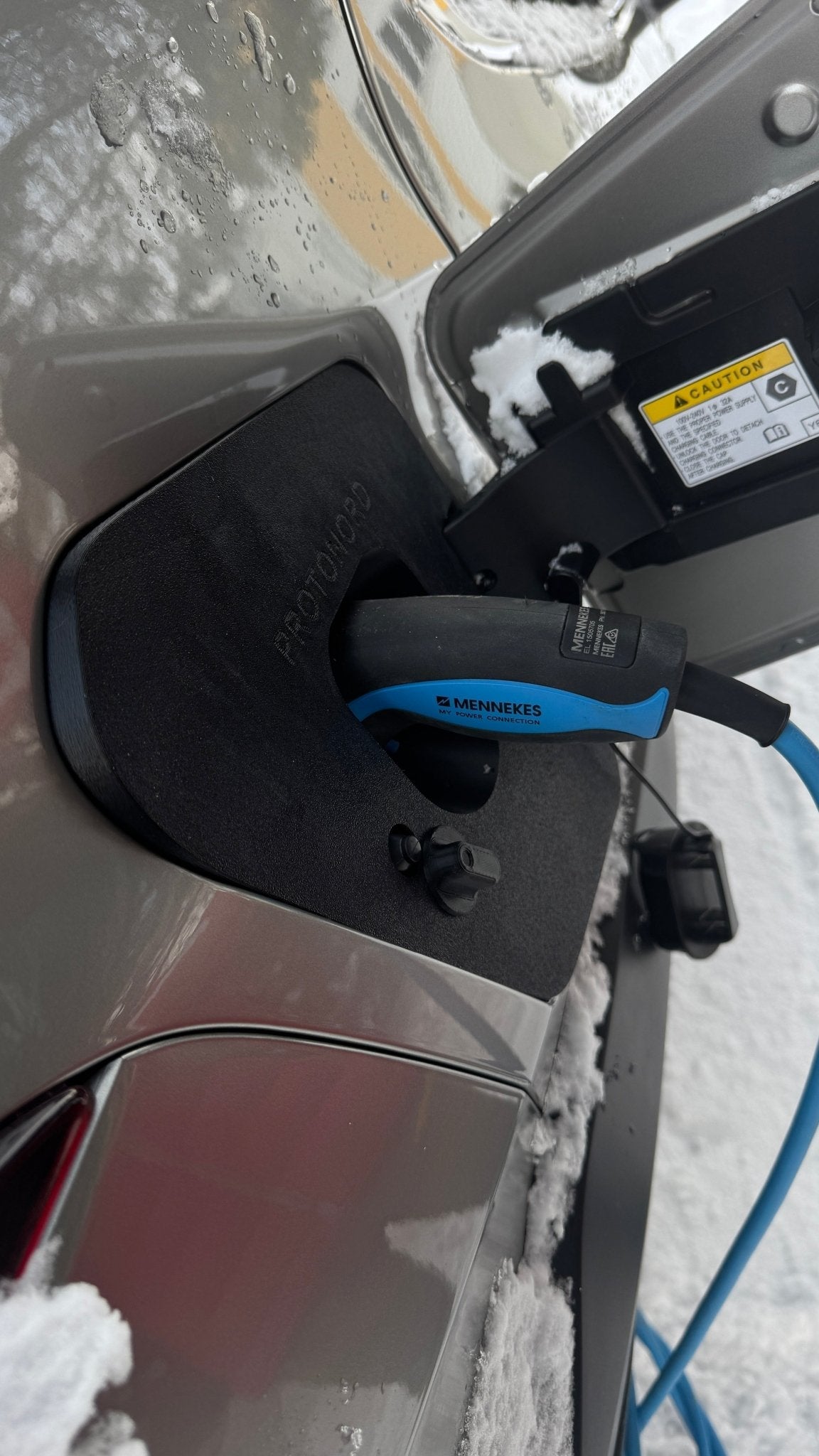 Lexus UX300e - Weather and Snow Cover for Charging Port