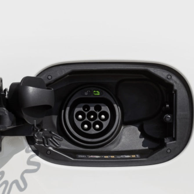 Mercedes B250e - Weather and Snow Cover for Charging Port - photo 3