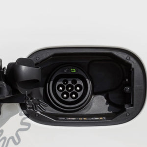 Mercedes B250e - Weather and Snow Cover for Charging Port - photo 3