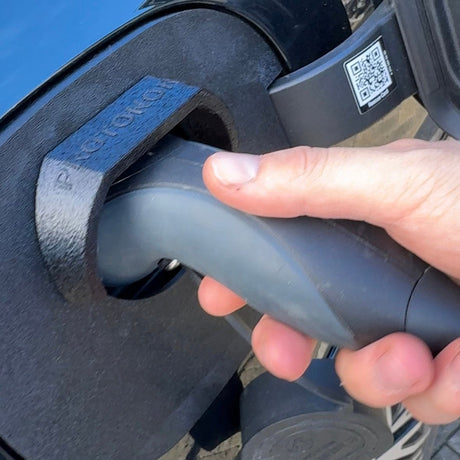 Mercedes EQE/S - Weather and Snow Cover for Charging Port