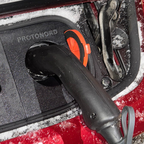 Nissan Leaf (ZE1) V2 - Weather and Snow Cover for Charging Port - photo 2