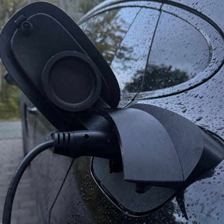 Porsche Panamera 4 E-Hybrid - Weather and Snow Cover for Charging Port