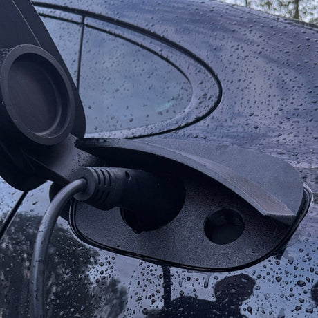 Porsche Panamera 4 E-Hybrid - Weather and Snow Cover for Charging Port - photo 3
