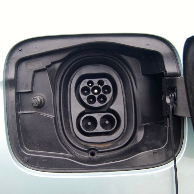 Skoda Enyaq iV - Weather and Snow Cover for Charging Port - photo 3