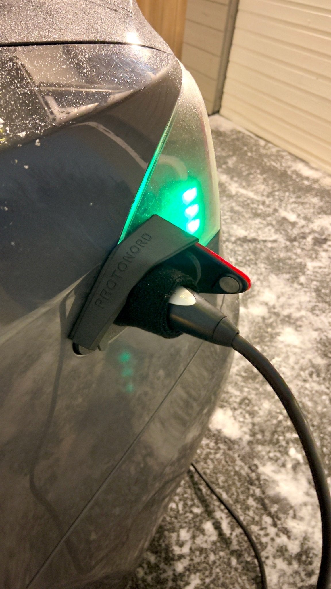 Tesla S - Weather and Snow Cover for Charging Port