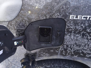 Toyota ProAce Electric - Weather and Snow Cover for Charging Port - photo 2