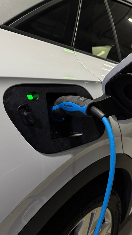 VolksWagen ID.4 ID.5 V2 - Weather and Snow Cover for Charging Port