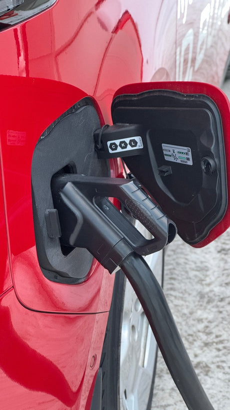 VolksWagen ID.Buzz - Weather and Snow Cover for Charging Port - photo 3
