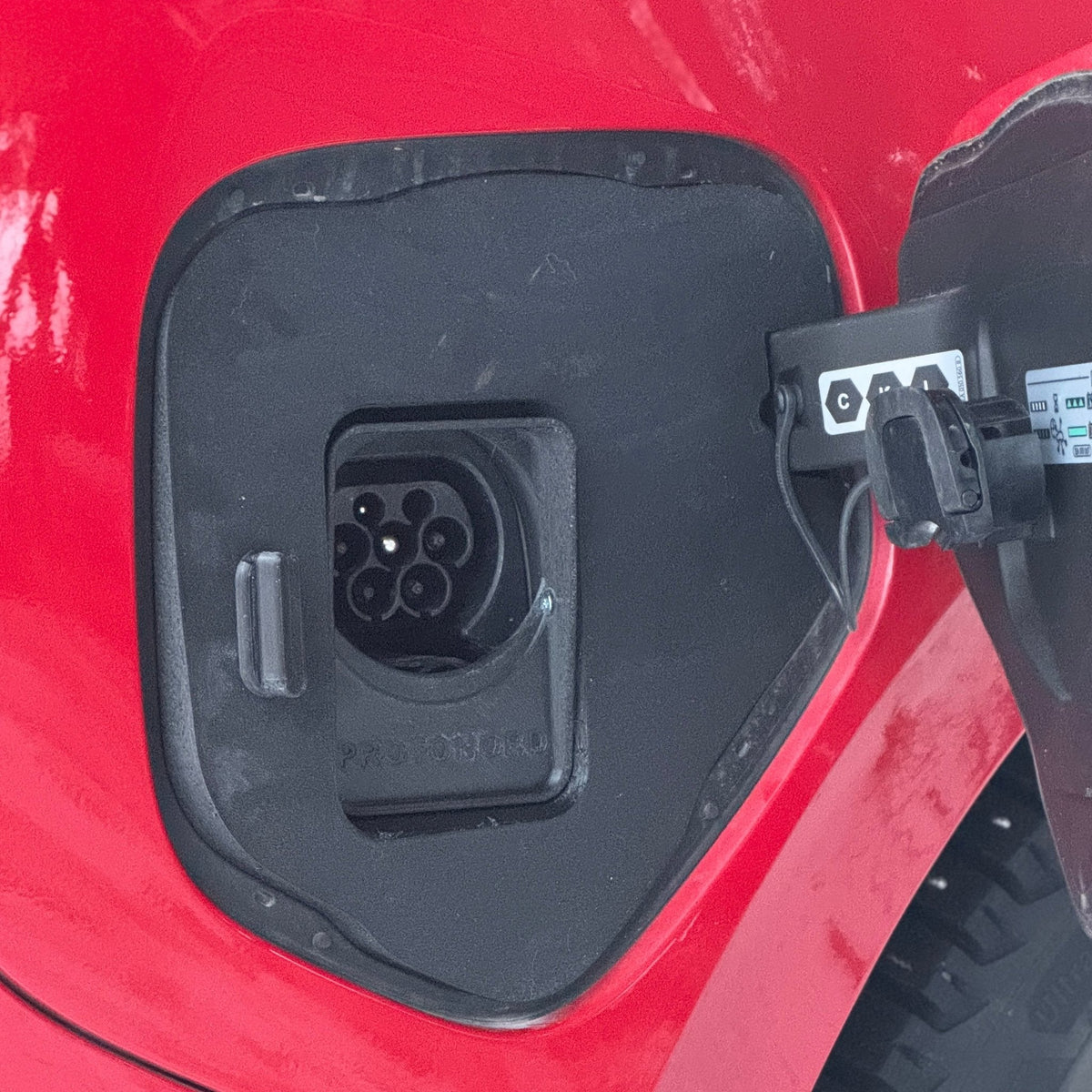 VolksWagen ID.Buzz - Weather and Snow Cover for Charging Port - photo 4