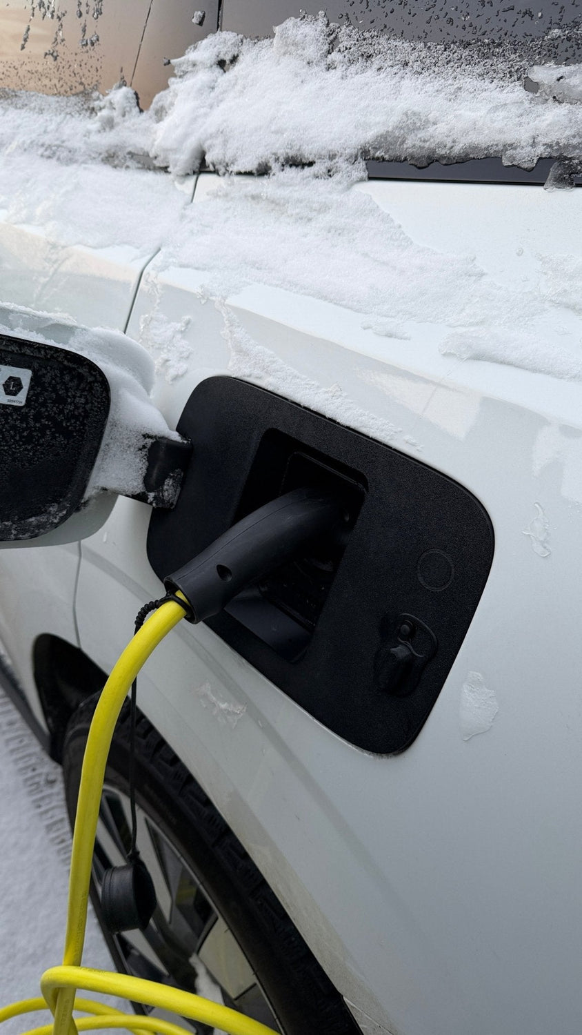 Volvo EX90 - Weather and Snow Cover for Charging Port