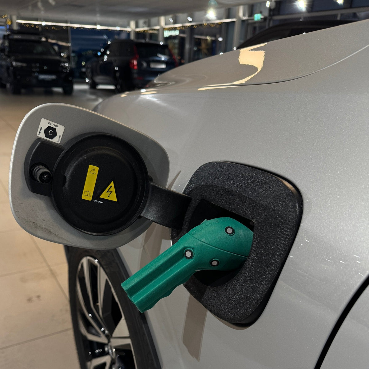Volvo XC60 Plug-In Hybrid - Weather and Snow Cover for Charging Port