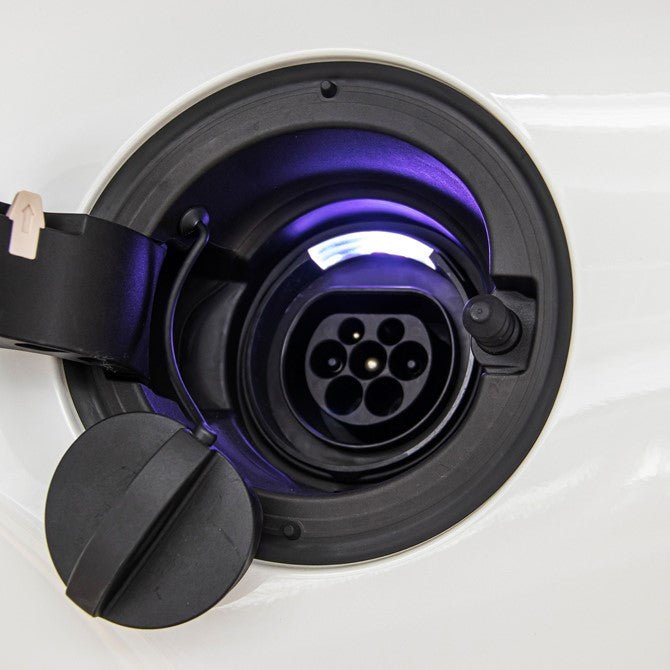 Volvo XC90 Plug-In Hybrid - Weather and Snow Cover for Charging Port - photo 3