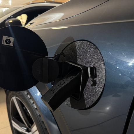Volvo XC90 Plug-In Hybrid - Weather and Snow Cover for Charging Port